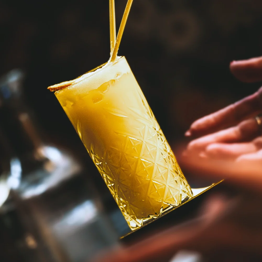 Cocktail maison servi au bar du restaurant O Mamma Mia à Lourmarin
